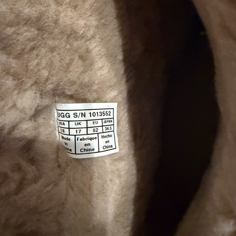 UGG Men's classic mini patchwork size 18 - image 5